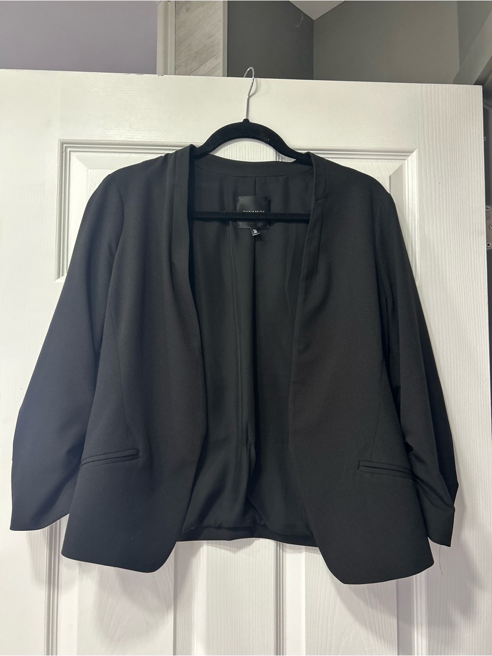 Dynamite Black Open-Front Cropped Blazer